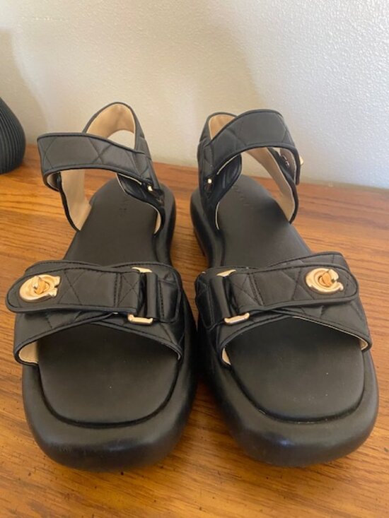 Coach - Picture 2 of 3